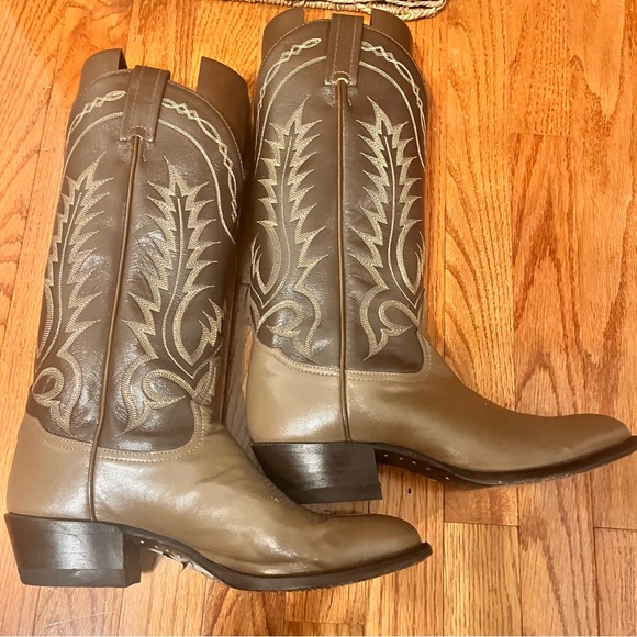 Men’s Tony Lama Western Cowboy Boots Color Moss Two-Toned Size 8D (regular) - Picture 2 of 14